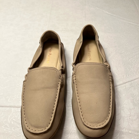 Hush Puppies Tan Women's Flats - Picture 2 of 9
